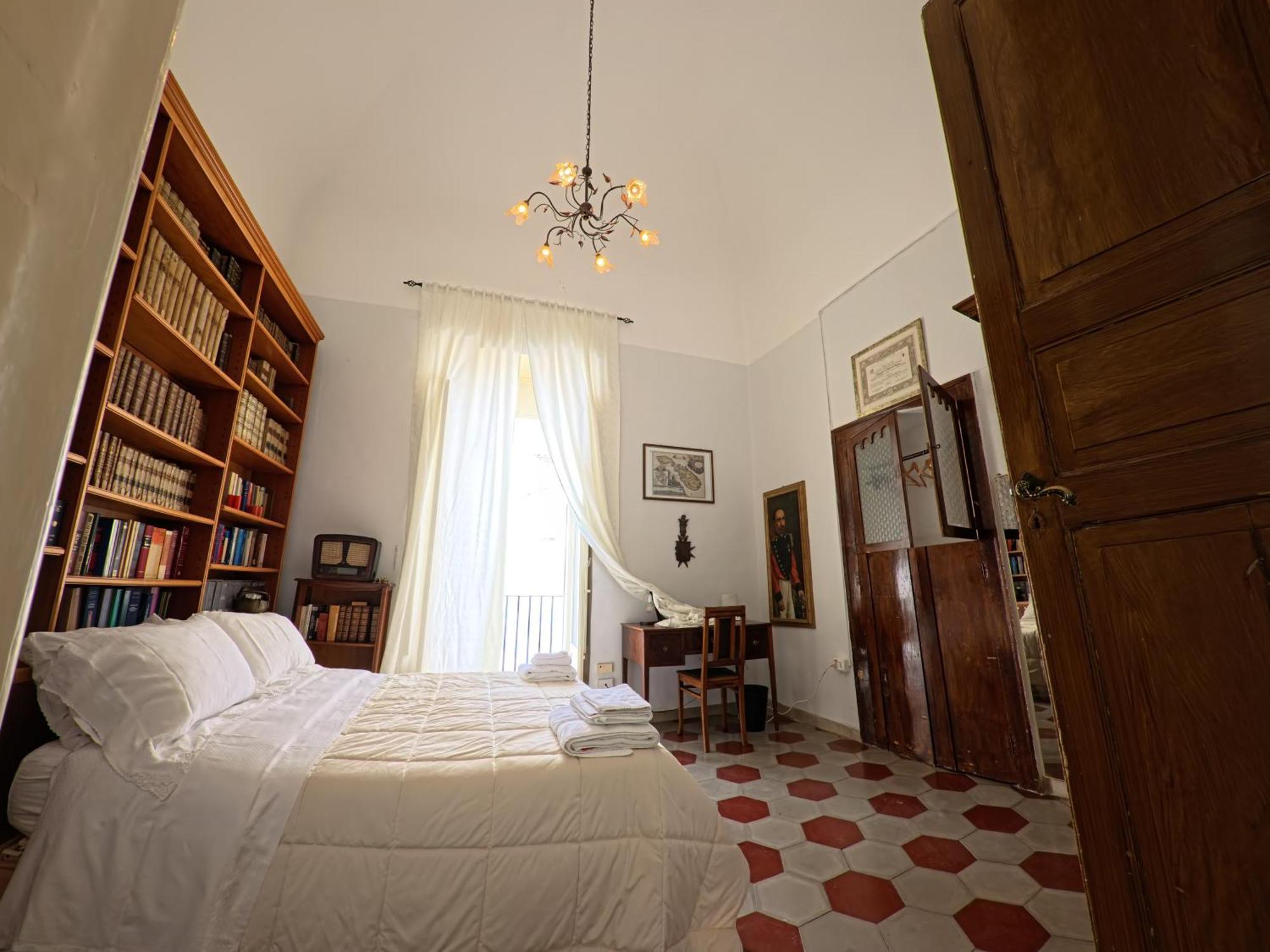 Palazzo Framarino Dei Malatesta - Noble Floor - XIV Century Giovinazzo Εξωτερικό φωτογραφία