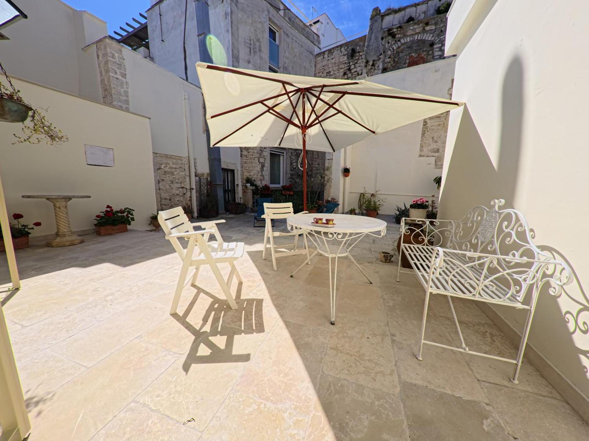 Palazzo Framarino Dei Malatesta - Noble Floor - XIV Century Giovinazzo Εξωτερικό φωτογραφία
