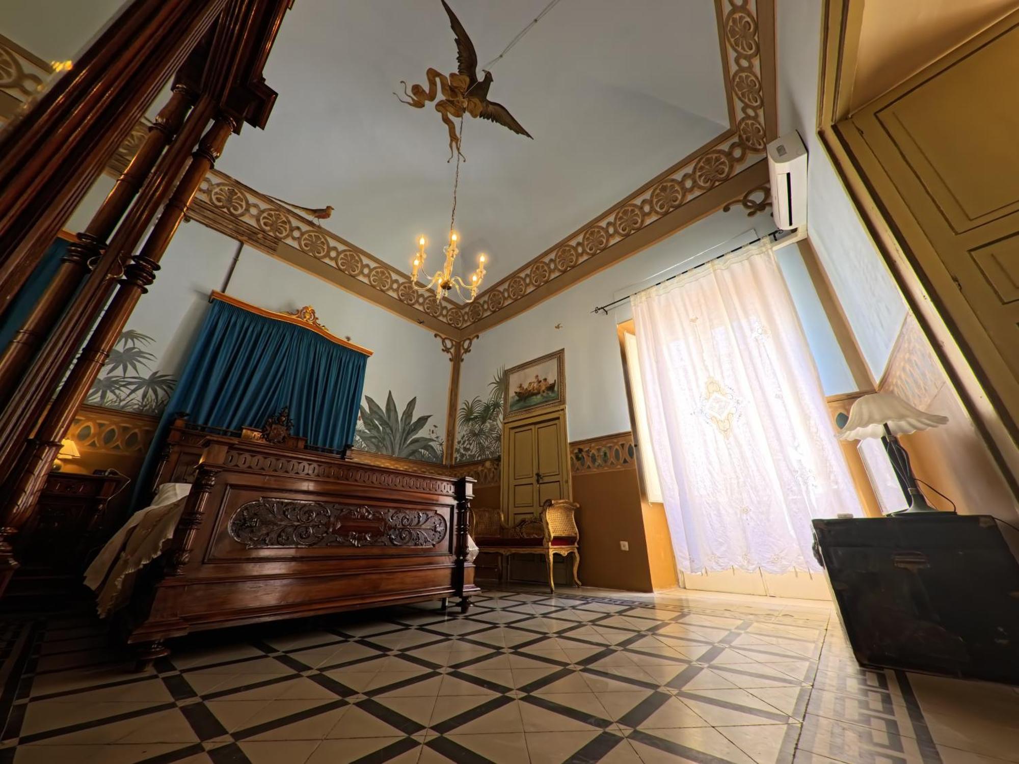 Palazzo Framarino Dei Malatesta - Noble Floor - XIV Century Giovinazzo Εξωτερικό φωτογραφία