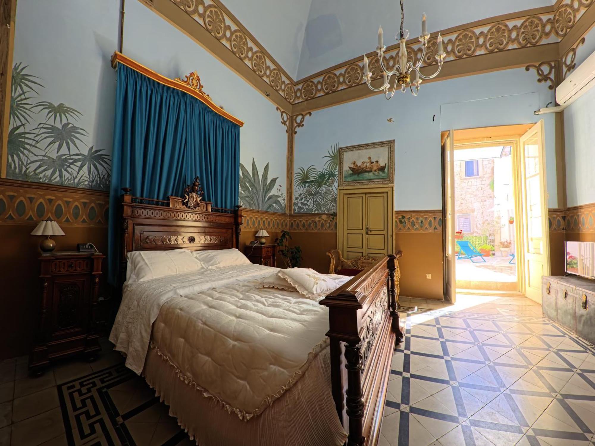 Palazzo Framarino Dei Malatesta - Noble Floor - XIV Century Giovinazzo Εξωτερικό φωτογραφία