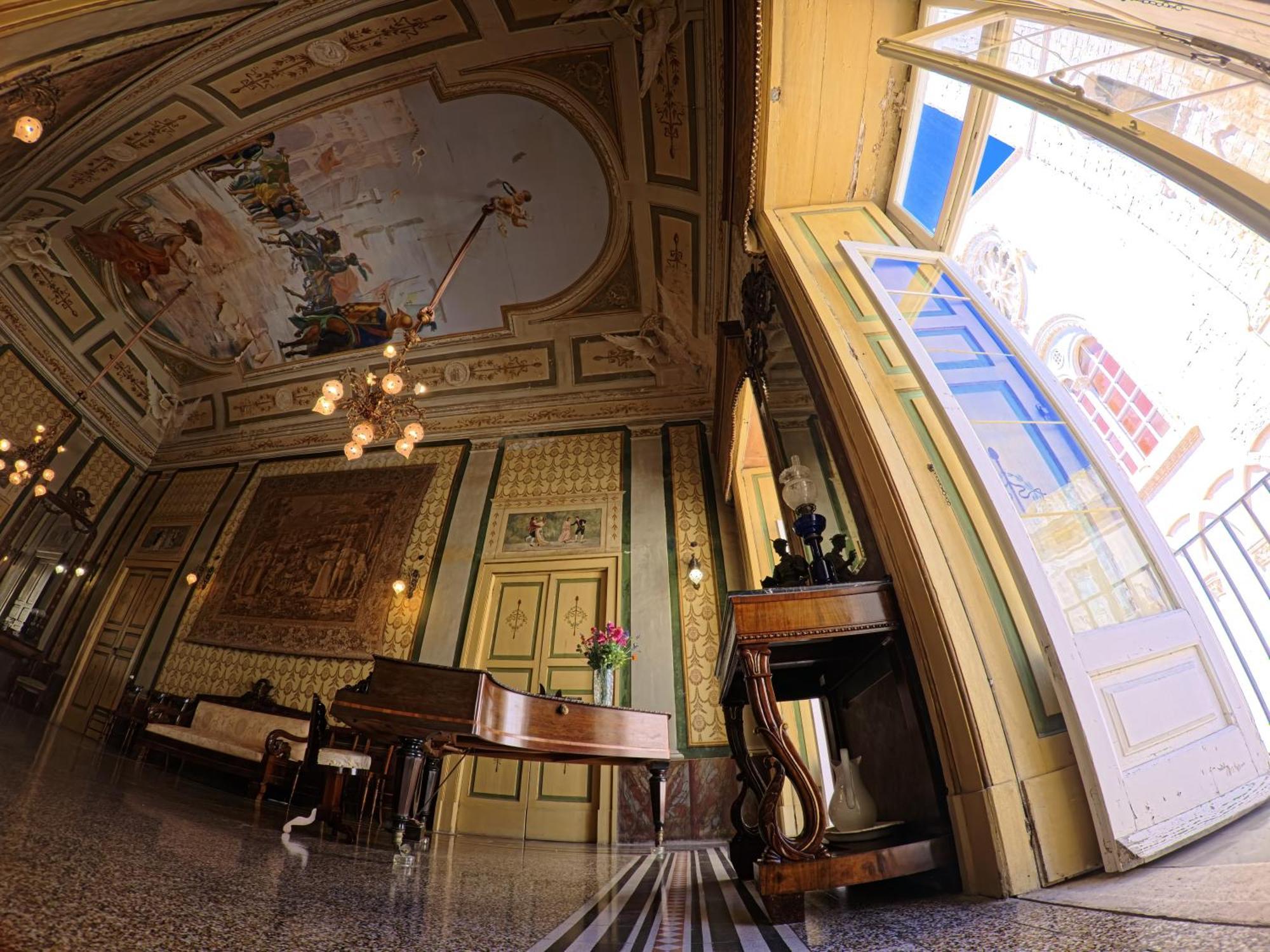 Palazzo Framarino Dei Malatesta - Noble Floor - XIV Century Giovinazzo Εξωτερικό φωτογραφία