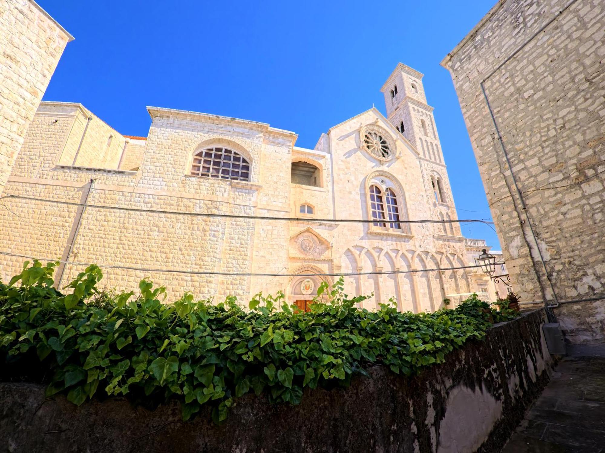 Palazzo Framarino Dei Malatesta - Noble Floor - XIV Century Giovinazzo Εξωτερικό φωτογραφία