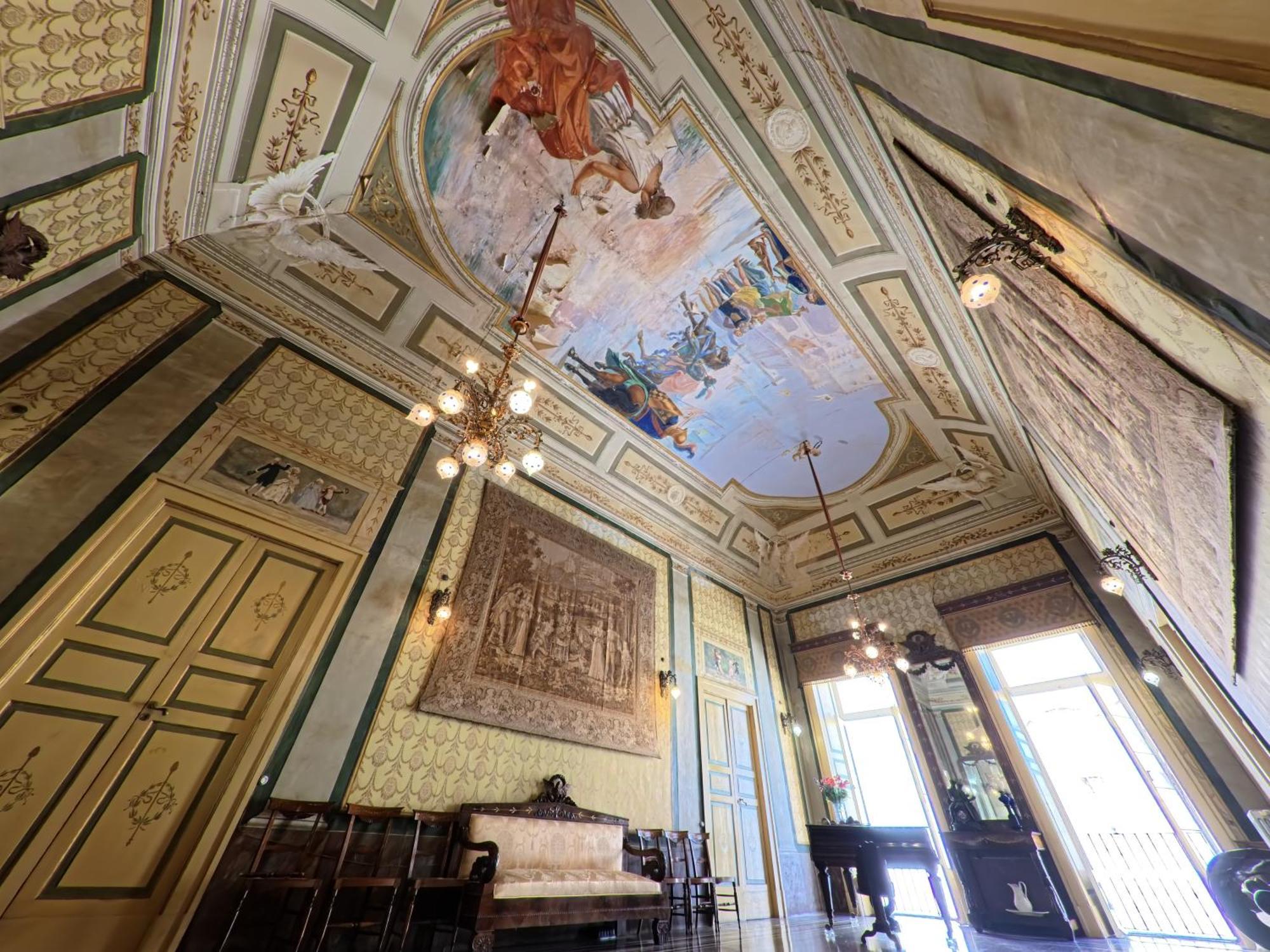 Palazzo Framarino Dei Malatesta - Noble Floor - XIV Century Giovinazzo Εξωτερικό φωτογραφία