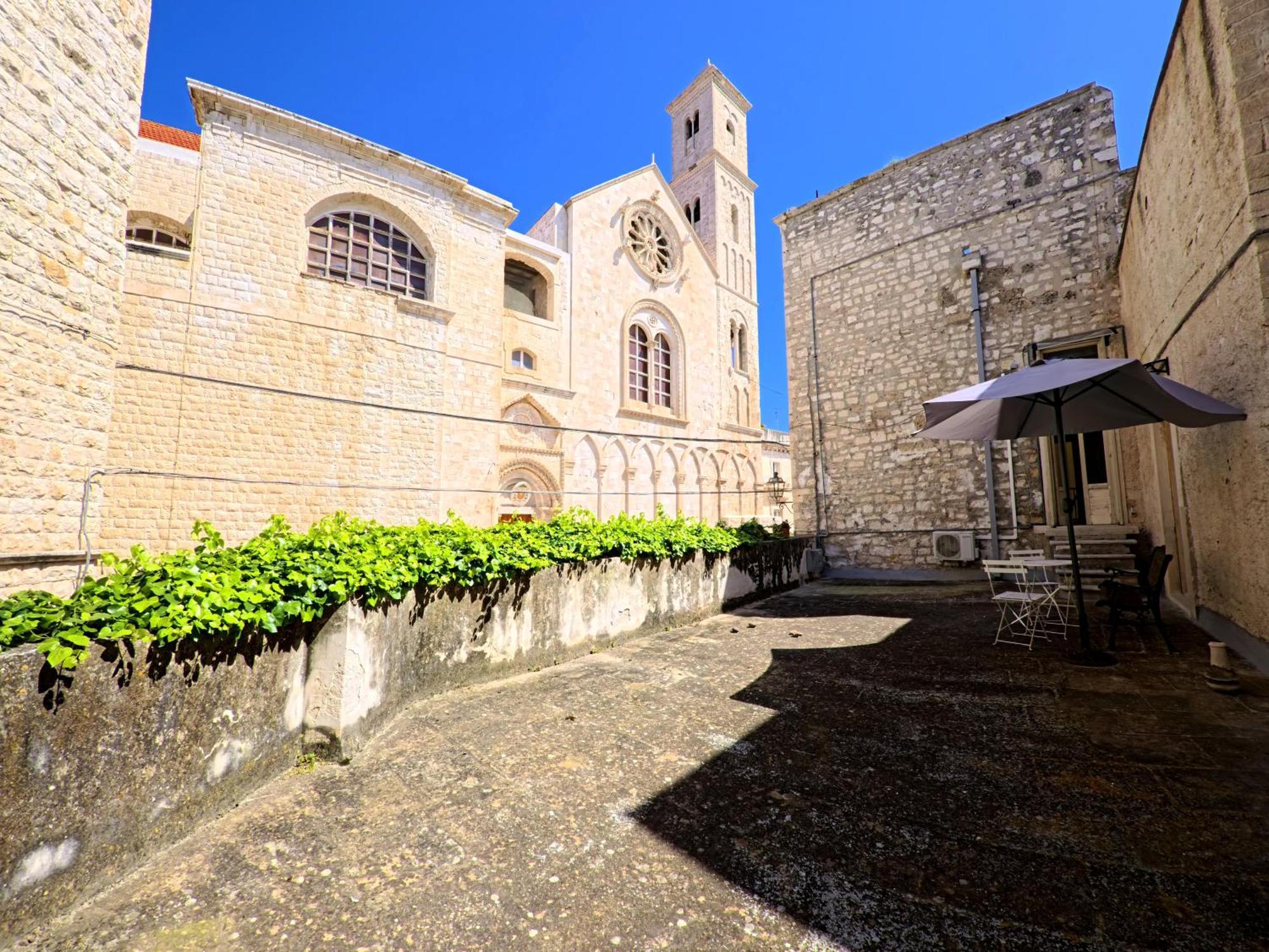 Palazzo Framarino Dei Malatesta - Noble Floor - XIV Century Giovinazzo Εξωτερικό φωτογραφία